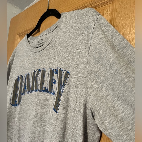 Oakley Men's Long Sleeve Graphic Tee - Picture 6 of 8